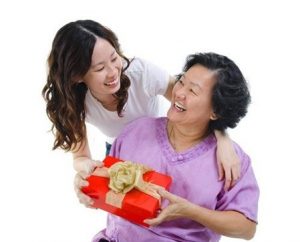 Hãy chọn những món quà sinh nhật ý nghĩa cho cha mẹ Hãy chọn những món quà sinh nhật ý nghĩa cho cha mẹ