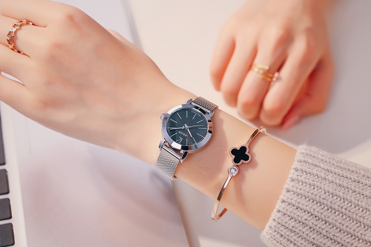 7 món quà tặng bạn gái sẽ khiến nàng cảm thấy hạnh phúc vô cùng