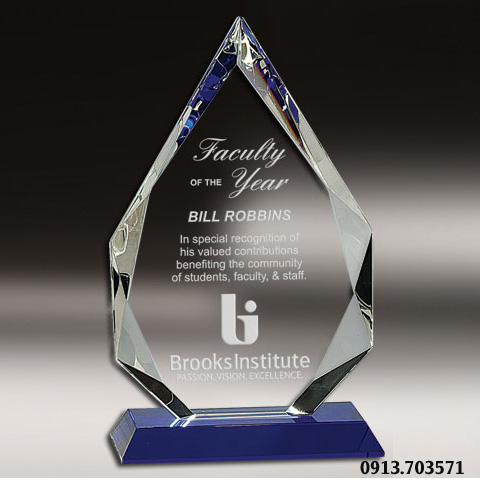 Quà tặng kỉ niệm chương pha lê