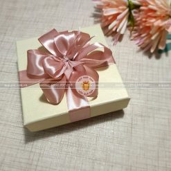 Hộp quà nhỏ đựng trang sức, khăn HQ13 – Kích thước 10x10x3