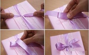 Tiến hành buộc nơ trang trí