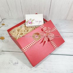 [Hướng dẫn] Cách làm hộp quà đẹp từ giấy gói quà cứng đơn giản