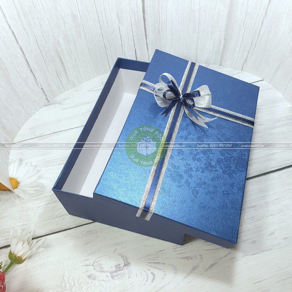 Hộp quà tặng người yêu 30x20x10cm – HQ30