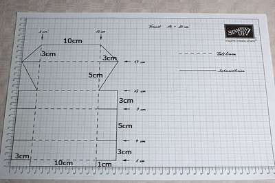 Kẻ phác thảo kích thước hộp đựng bánh Trung thu lên giấy