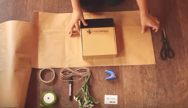 Cách gói quà đơn giản - Bước 1 Cách gói quà đơn giản - Bước 1