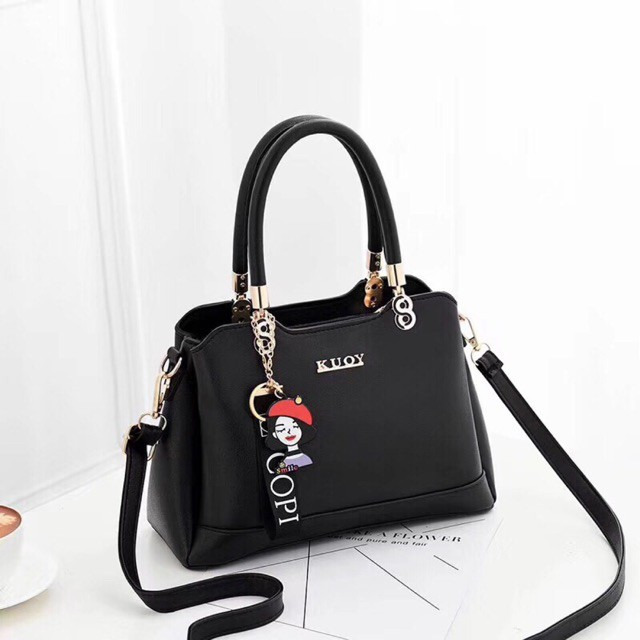 Túi xách hàng hiệu là món quà sinh nhật rất sang trọng Túi xách hàng hiệu là món quà sinh nhật rất sang trọng