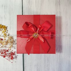 Hộp quà đựng Thắt lưng, Vòng, Son, Ví HQ52 – KT 13x13x5cm