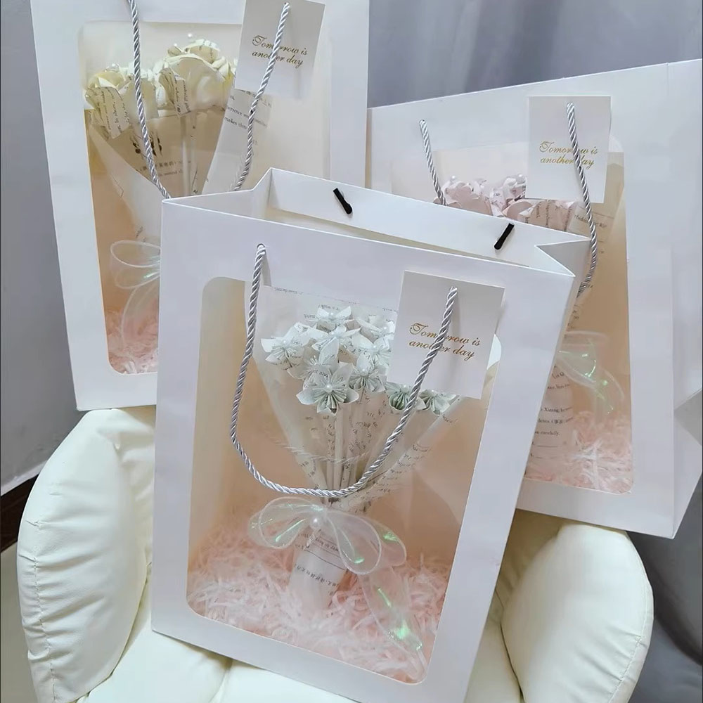 Túi giấy cửa sổ mặt kính mica size to 34x23x13cm
